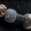 di vaghi di scavo variamente decorati probavilmente provenienti da Turchia o Giava
