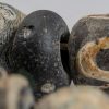 di vaghi di scavo variamente decorati probavilmente provenienti da Turchia o Giava